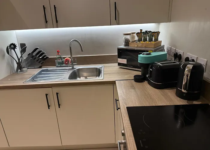 Centenary Netho - Centre